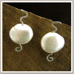 Oval Pearl Earrings